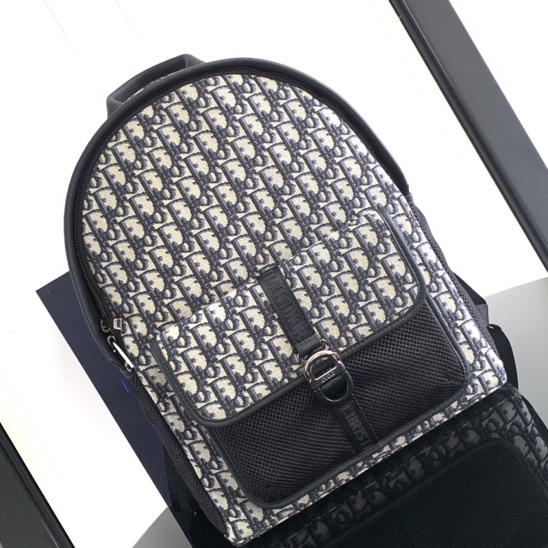 D*or backpacks